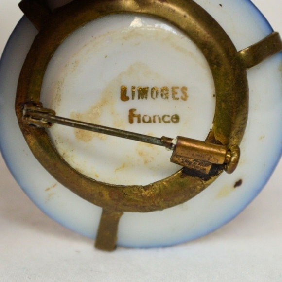 Vintage Hand Painted Fragonard Limoges Brooch - Picture 4 of 4